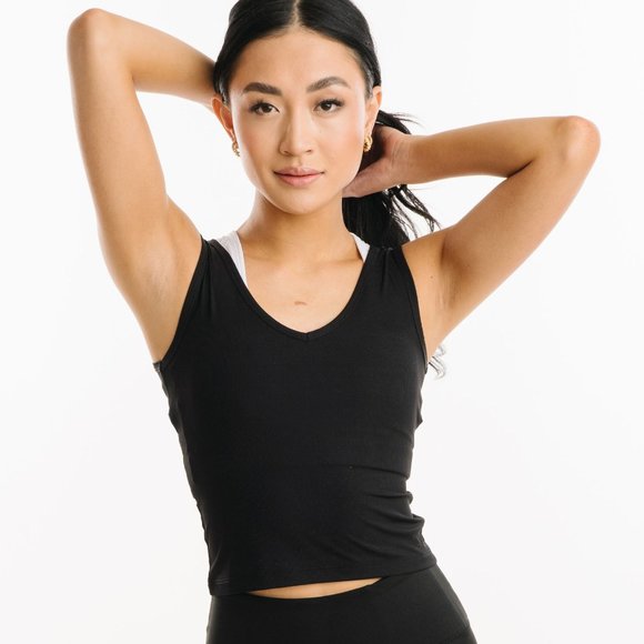 ZYIA Black Ribbed V Tank - Picture 4 of 4